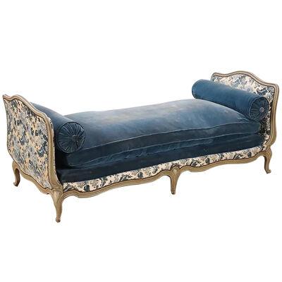 Jansen Daybed, Distressed Paint Finish, Louis XV Style, Seating,