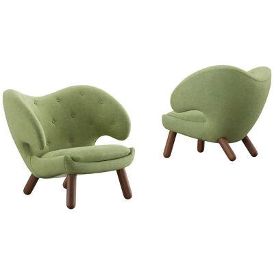 Set of Two Finn Juhl Pelican Chair Upholstered in Wood and Fabric