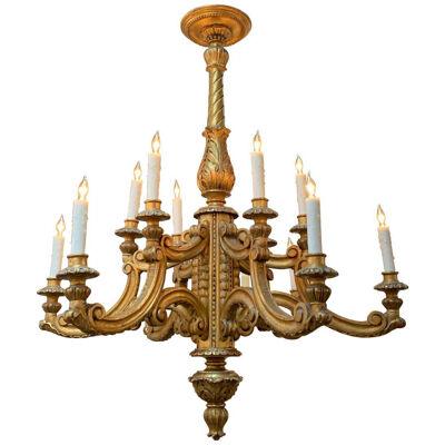 19th Century Italian Carved and Giltwood 12-Light Chandelier