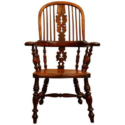 AF2-330: Early 18th Century Yew Wood & Elm English Fiddleback Windsor Armchair