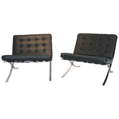 AF2-306: Pair of Mid Century Barcelona Style Lounge Chairs