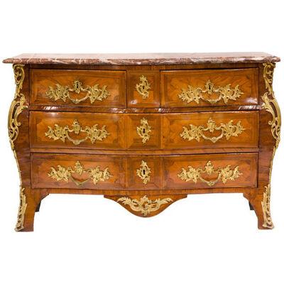 AF4-008: 18TH C FRENCH REGENCE MARQUETRY WALNUT MARBLE TOP CHEST OF DRAWERS