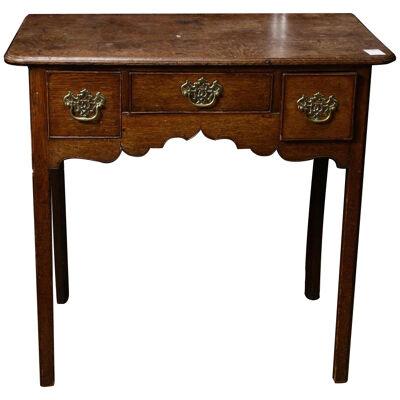 AF1-251: 18TH CENTURY ENGLISH CHIPPENDALE  OAK LOW TABLE