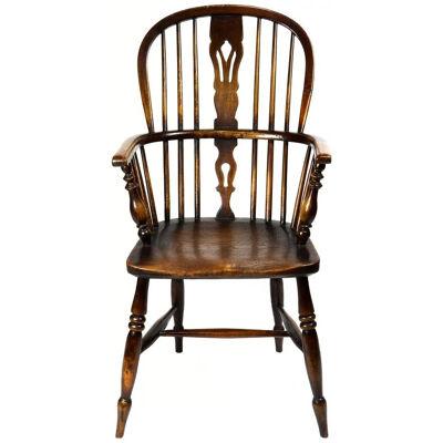 AF2-203: EARLY 18TH CENTURY ENGLISH WINDSOR HOOP BACK ARMCHAIR