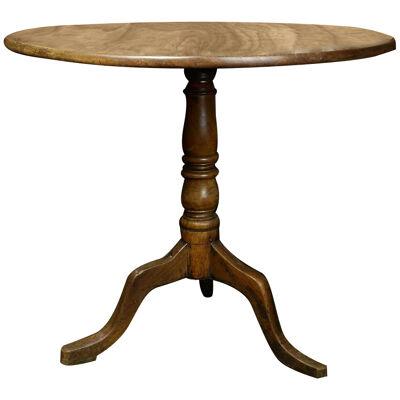 AF1-246: 18TH CENTURY CHIPPENDALE STYLE TILT TOP TEA TABLE