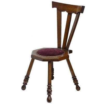 EARLY 20TH CENTURY OAK ARTS AND CRAFTS CHILDS CHAIR