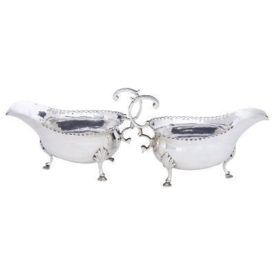PAIR OF 18TH CENTURY SILVER SAUCE BOATS BY HESTER BATEMAN