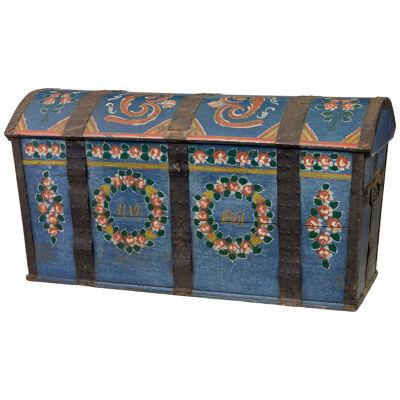 TRADITIONAL 19TH CENTURY PAINTED SWEDISH DOME TRUNK