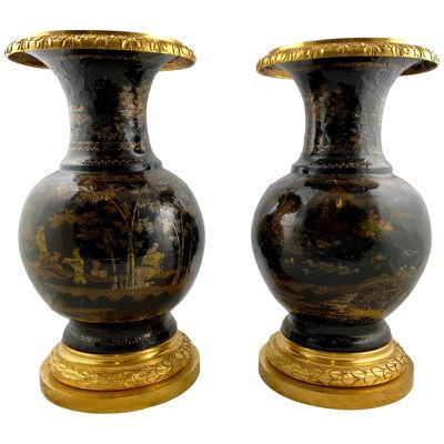 A pair of vases, mid 19th c.