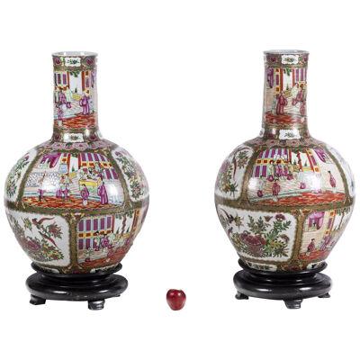 Pair of vases in Canton porcelain. Circa 1950.