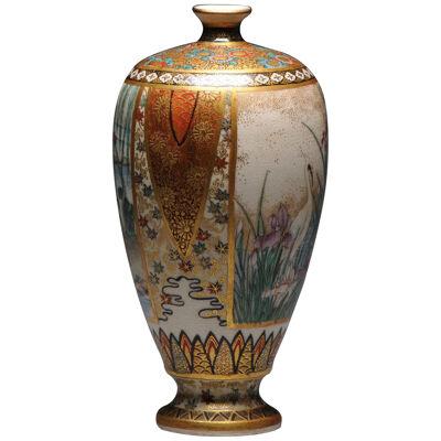 Antique 19th C Japanese Satsuma Vase with a Hozan marked base Japan