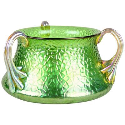 Loetz Witwe Green Glass Bowl - Decor "Martelé", Bohemia, circa 1898