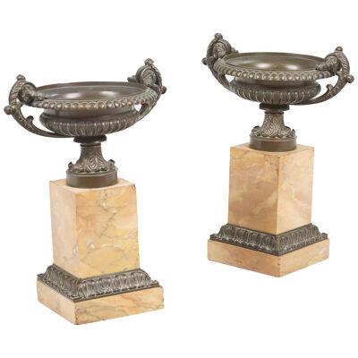Early 19th Century Neoclassical Pair of Bronze Tazza's