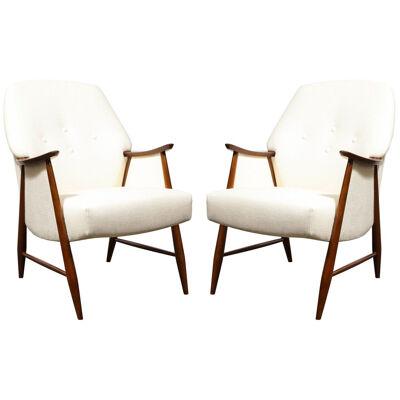 Pair of Mid-Century Modernist Button Back Saddle-Armed Chairs in Walnut 