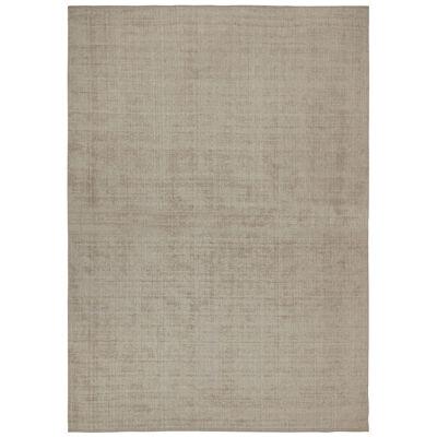 Rug & Kilim’s Contemporary rug in Taupe with Tone-on-Tone Striae