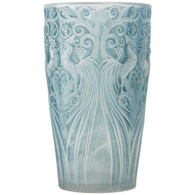 1928 René Lalique - Vase "Coqs et Raisins" in Frosted Glass With Blue Patina