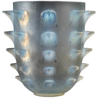 1933 René Lalique - Vase Corinthe Opalescent Glass
