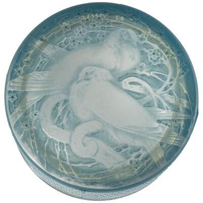 1919 René Lalique - Box Deux Pigeons Frosted Glass With  Blue Patina