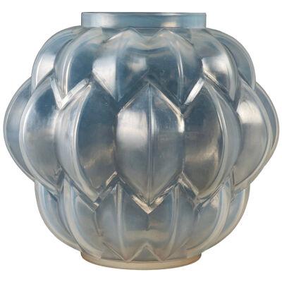 1927 René Lalique - Vase Nivernais Double Cased Opalescent Glass