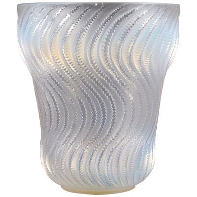 1934 René Lalique - Vase Actinia Opalescent Glass
