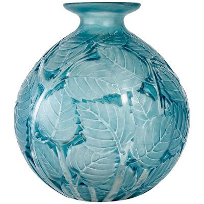 1929 René Lalique - Vase Milan Frosted Glass With Blue Patina