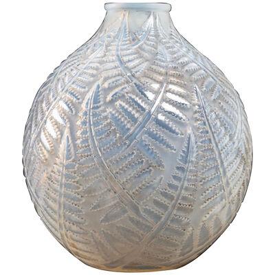1927 René Lalique - Vase Espalion Double Cased Opalescent Glass With Grey Patina
