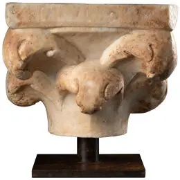 Marble capital with hooks - Italy - 14th century