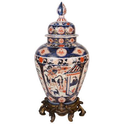 A 18th Century Japanese Arita Imari lidded vase on ormolu stand