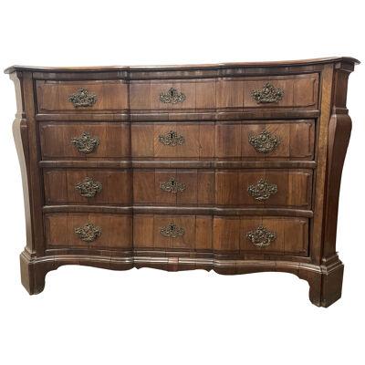 Italian walnut chest of drawers ca. 1770