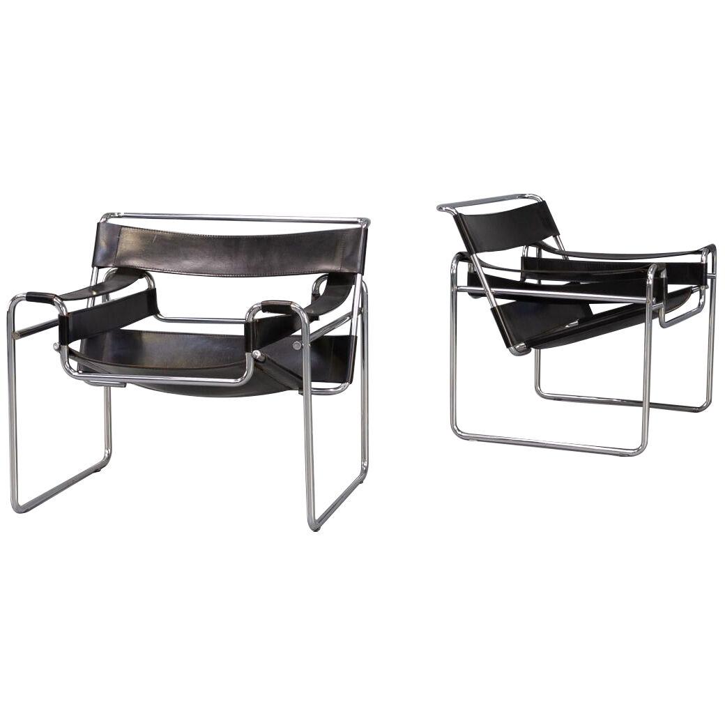 arcel Breuer “wassily’ B3 chairs black leather for Gavina set/2
