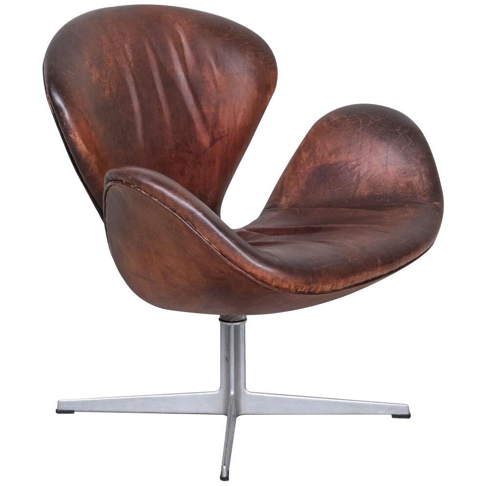 Arne Jacobsen Mid-Century Early Swan Chair for Fritz Hansen (up to 4 available)