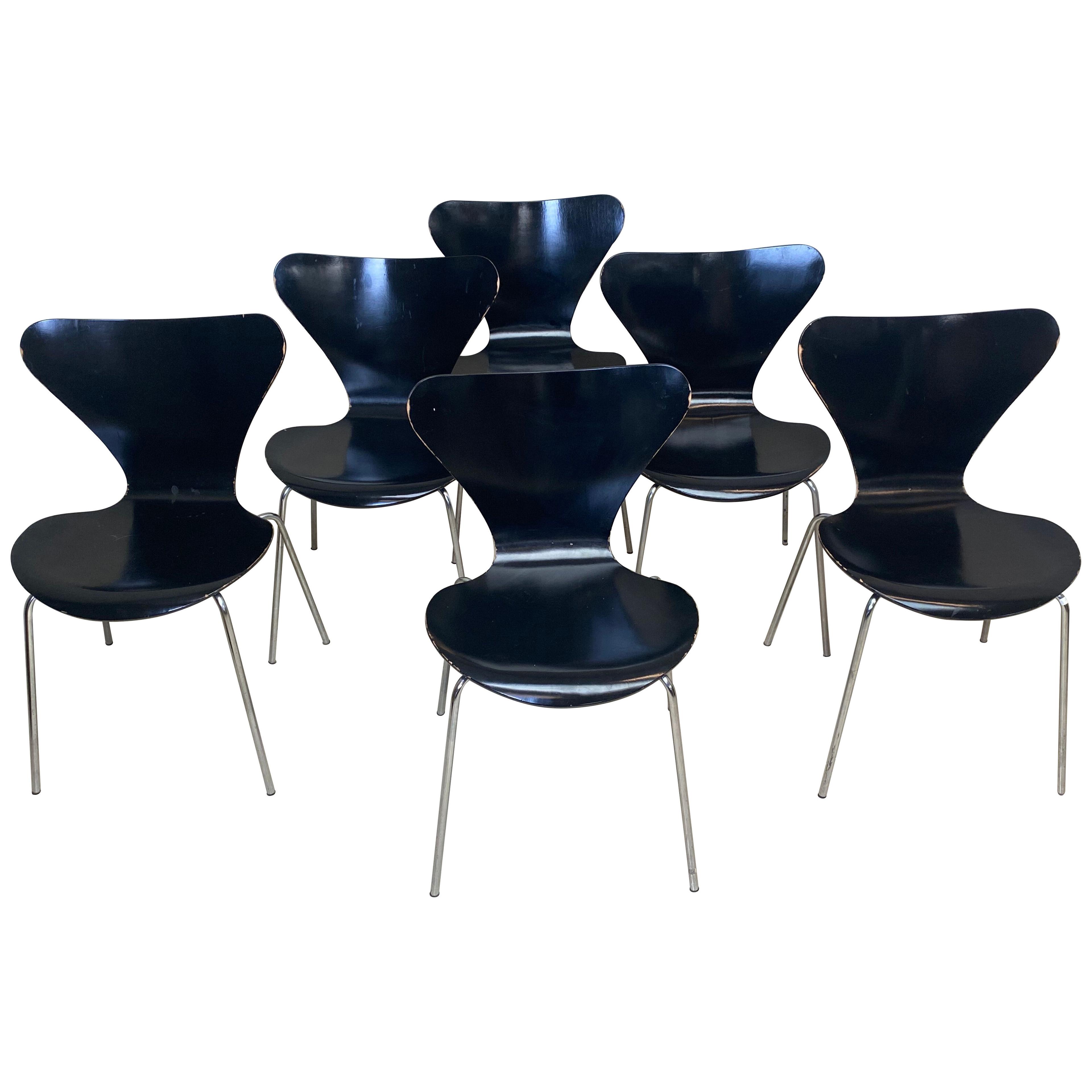 Set Of 6 Butterfly Chairs by Arne Jacobsen