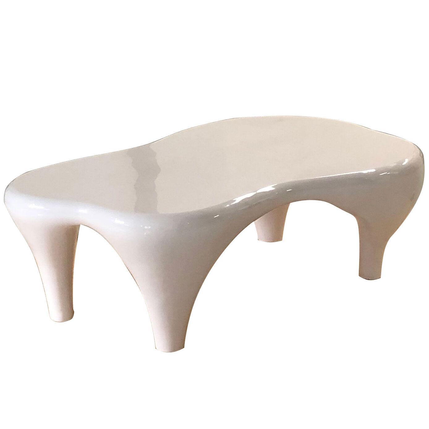 Coffee Table "Toro" in white lacquer