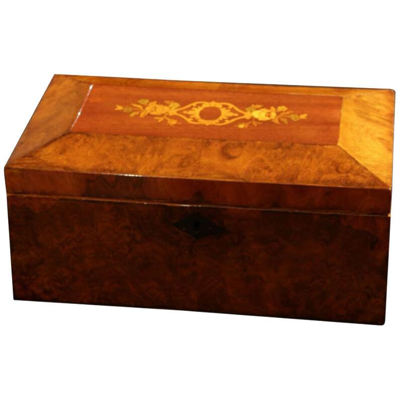 Neoclassical Biedermeier Decorative Box, Walnut Veneer, South Germany circa 1840