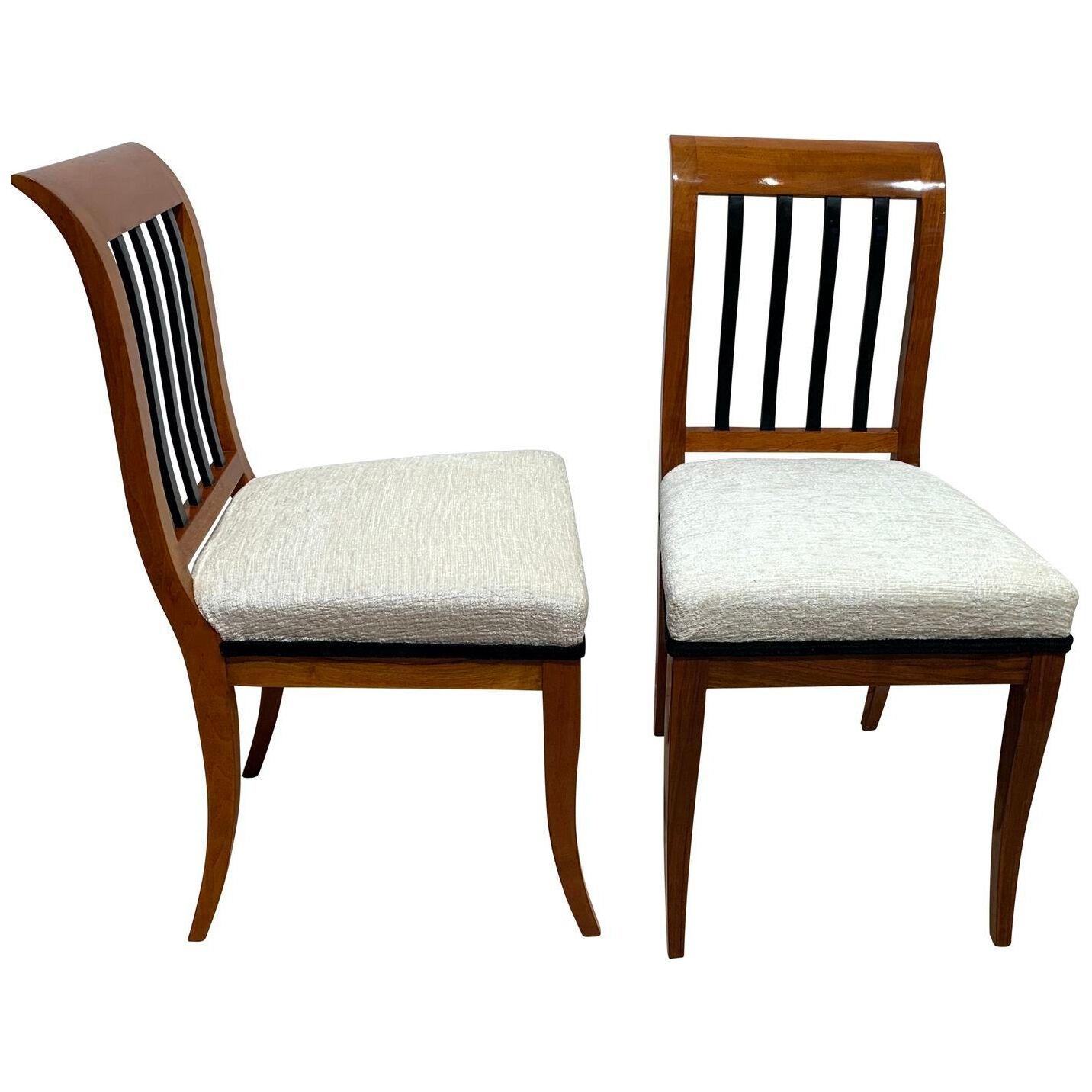 Pair of Biedermeier Side Chairs, Solid Walnut, Franconia, Germany circa 1825
