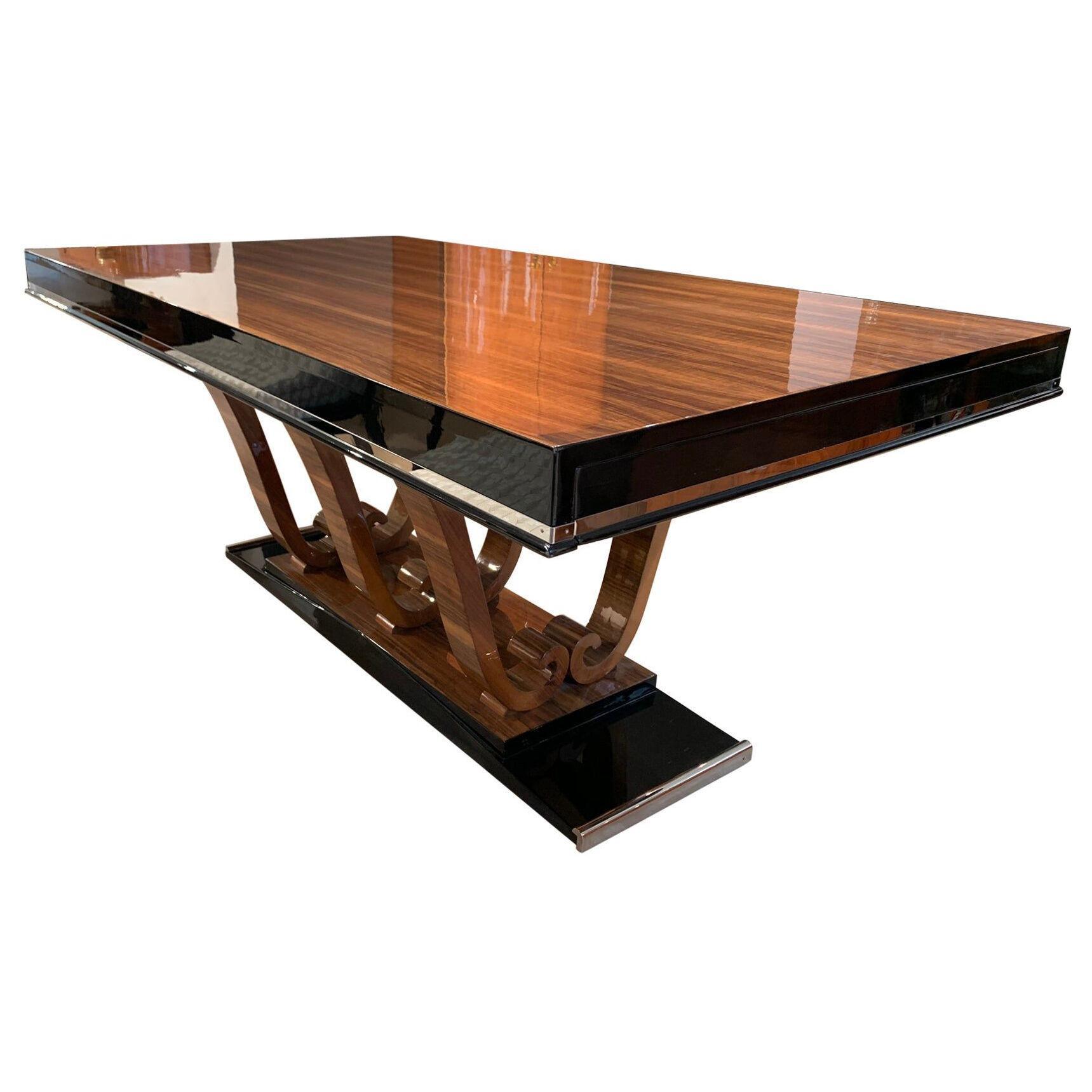 Expandable Art Deco Dining Table, Walnut and Black Lacquer, France, circa 1930