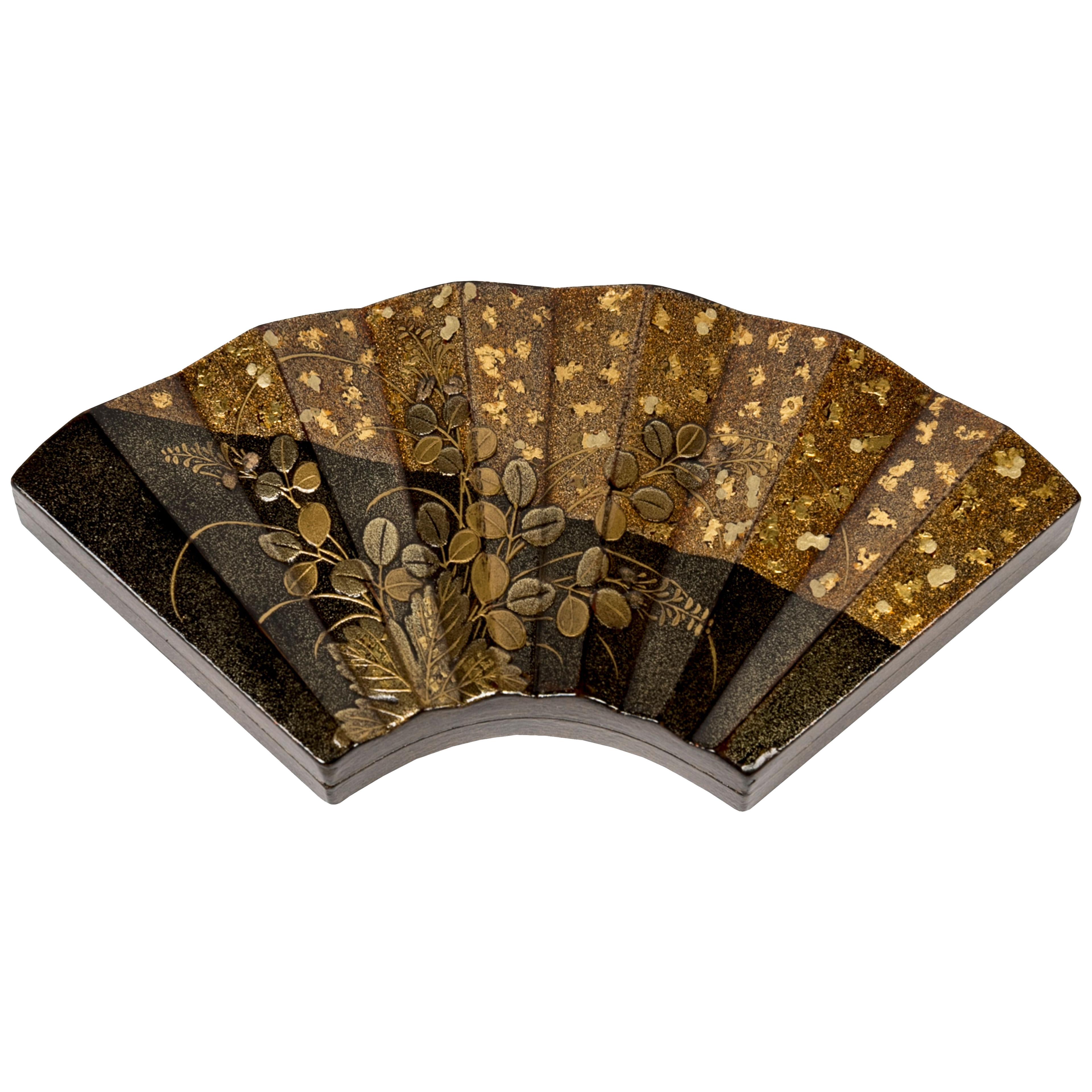 Japanese lacquer fan-shaped box (kobako)