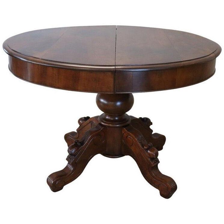 19th Century Italian Louis Philippe Walnut Oval Extendable Dining Table