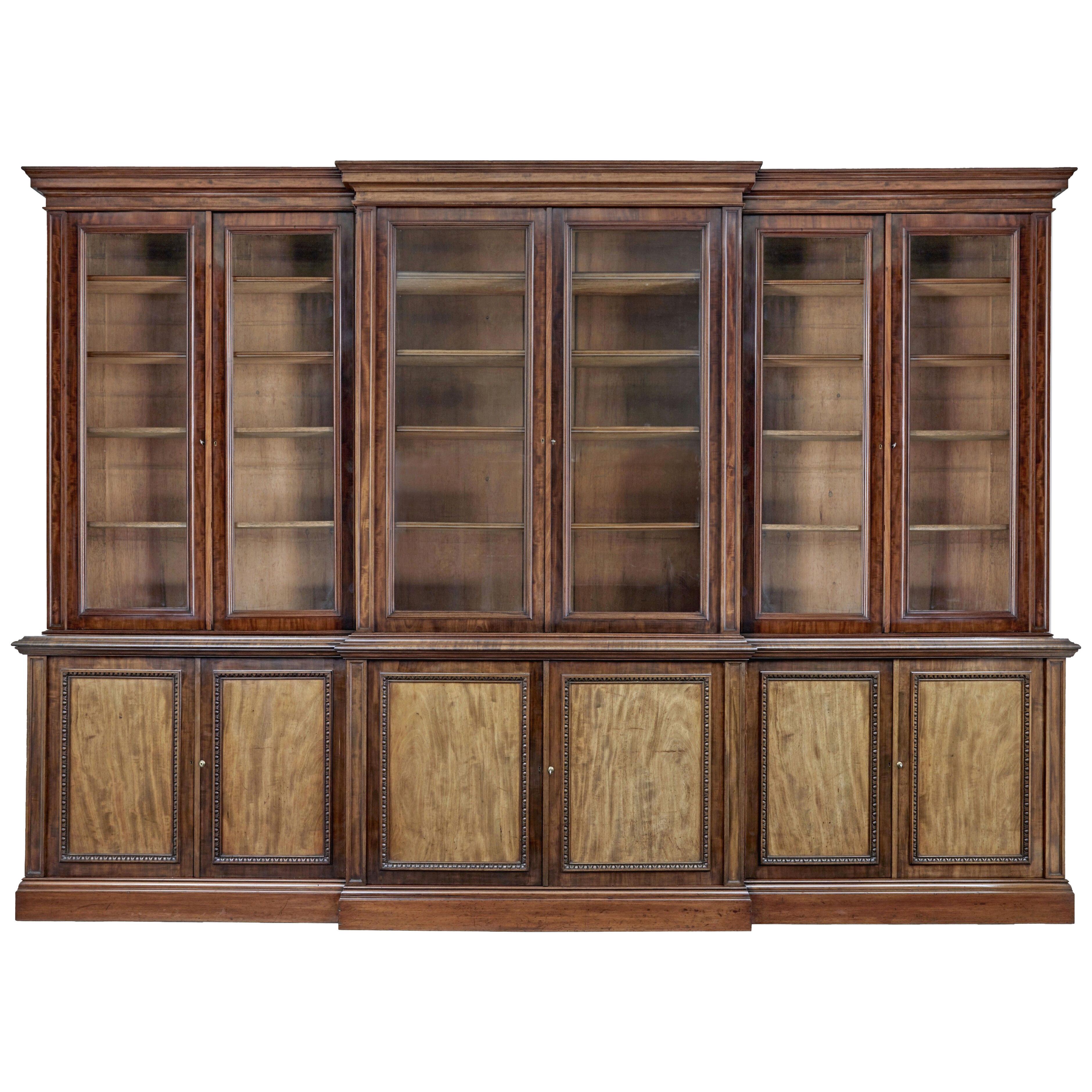 FINE QUALITY 19TH CENTURY MAHOGANY BREAKFRONT BOOKCASE OF LARGE PROPORTIONS