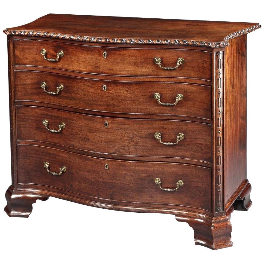A GEORGE II MAHOGANY CHEST OF DRAWERS