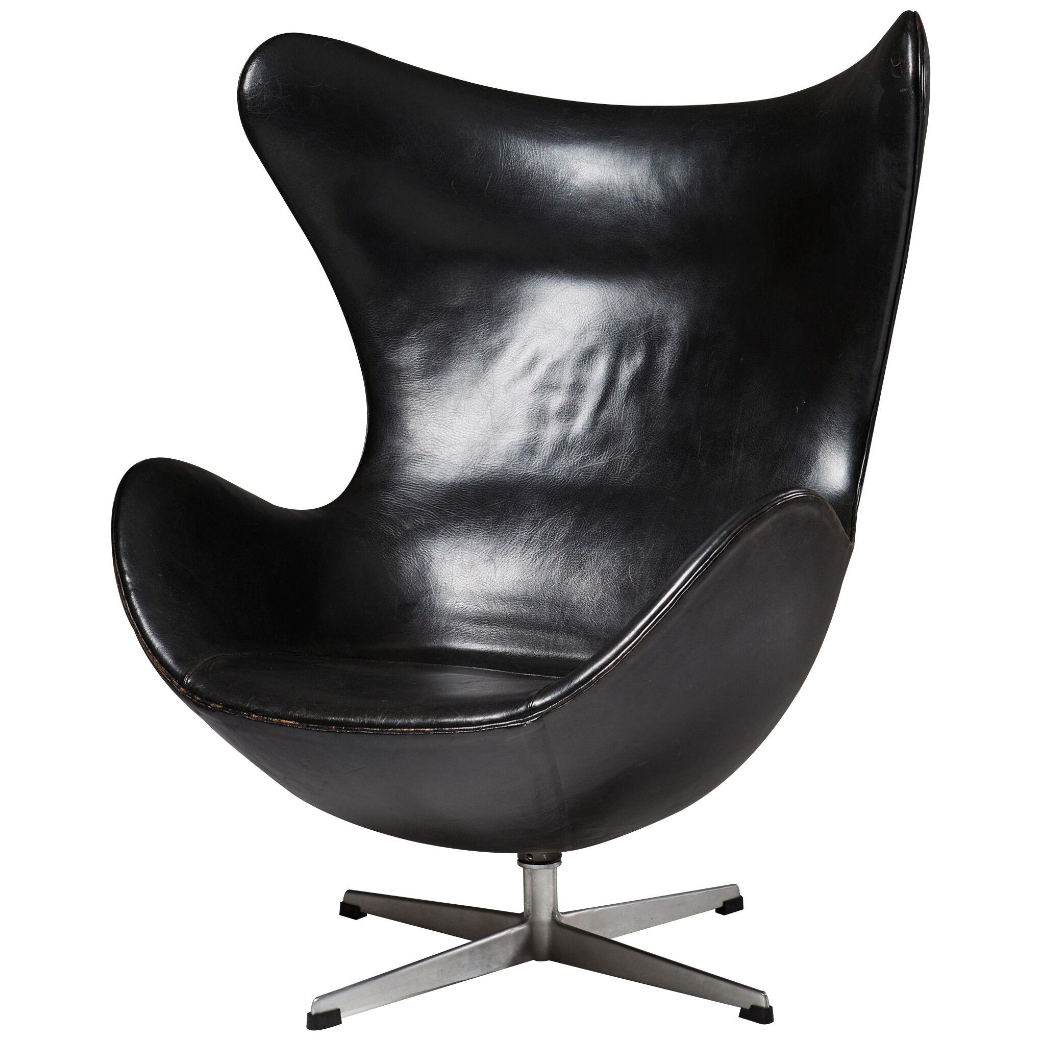 Armchair “Egg chair” designed by Arne Jacobsen for Fritz Hansen, Denmark. 1958.