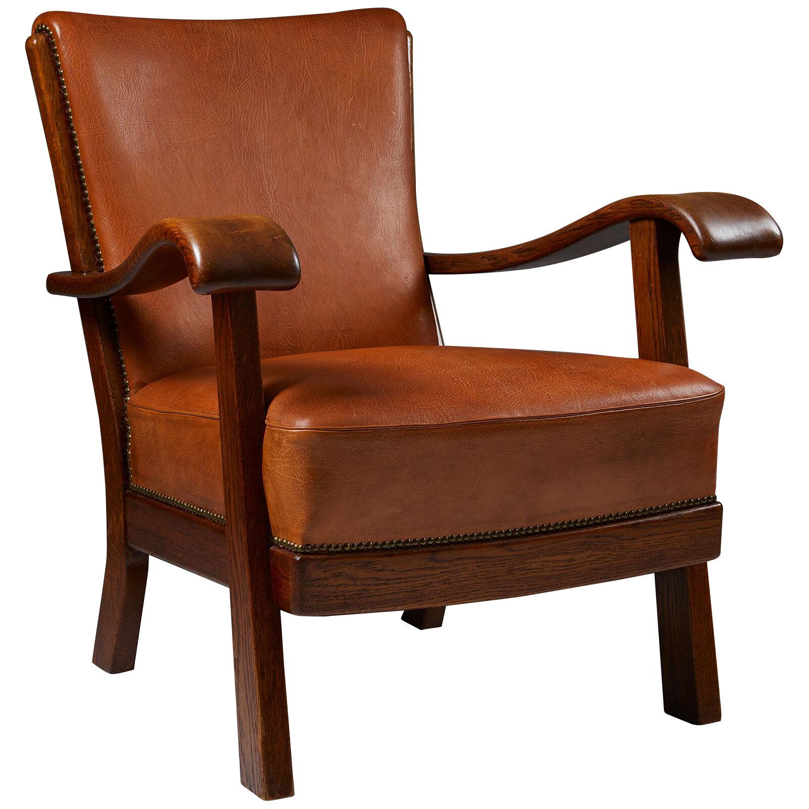 Easy chair designed by Viggo S. Jörgensen and Hans Christian Hansen.
