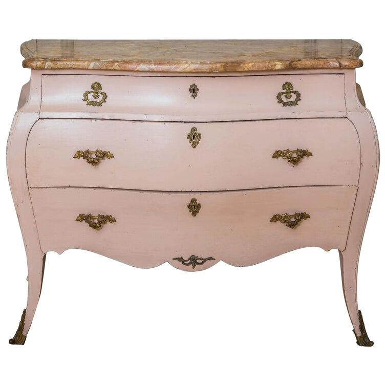 Late 19th Century Louis XV Style Bombe Chest of Drawers in Rose Pink Patina