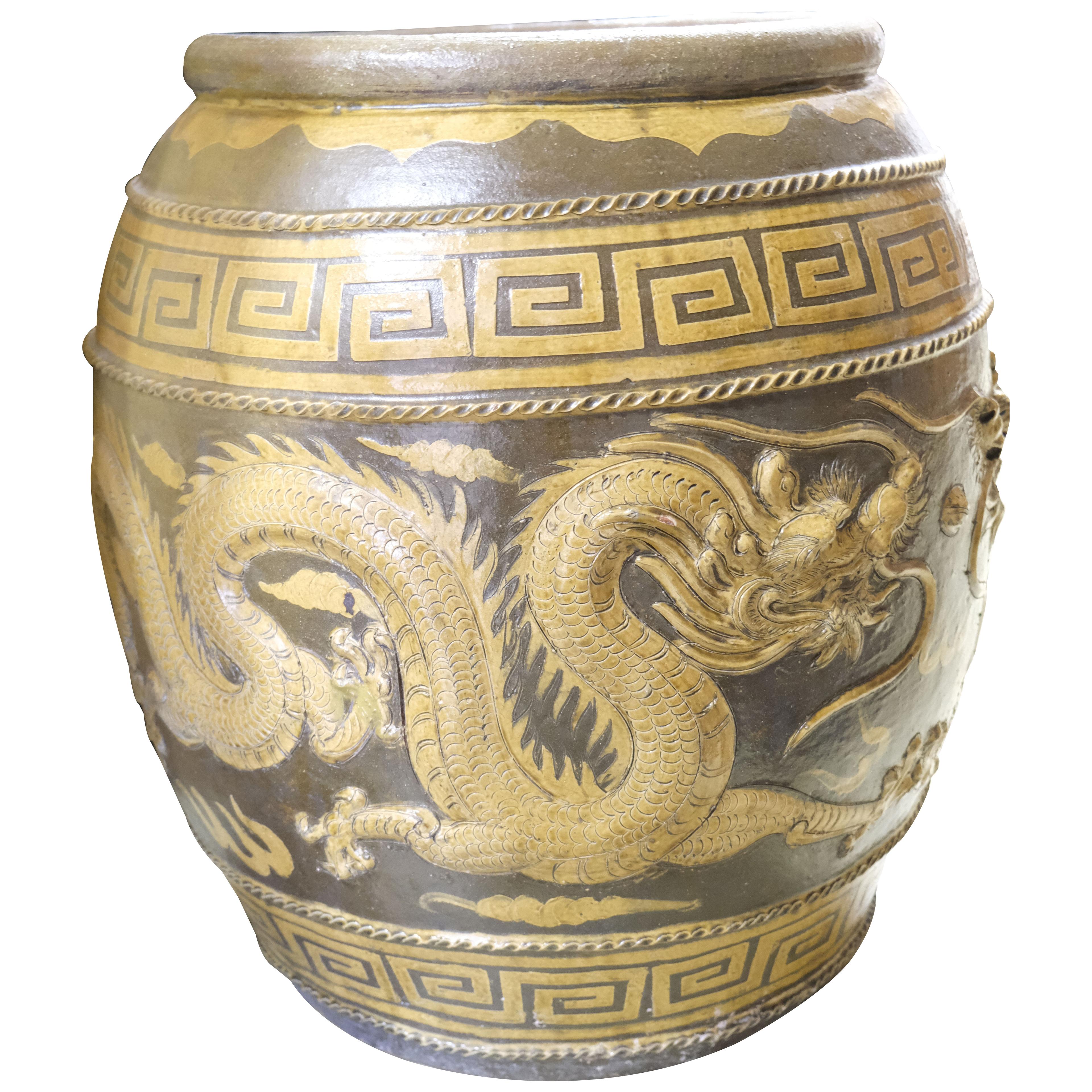 A large céramique vase, 20th c