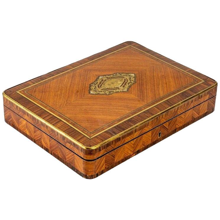 Rose and violet wood box, Louis XV style