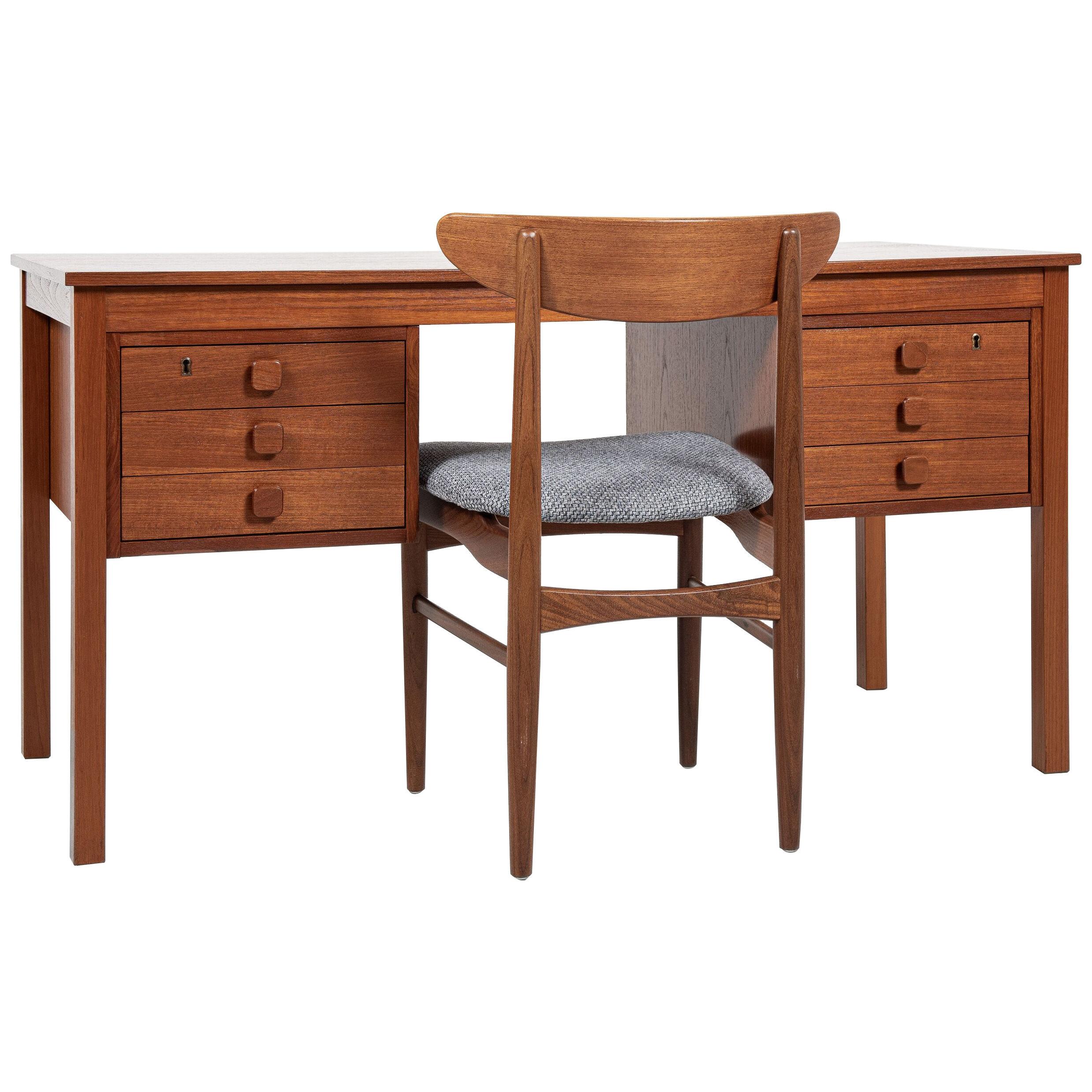 Midcentury compact Danish desk in teak with 2x3 drawers 1960s