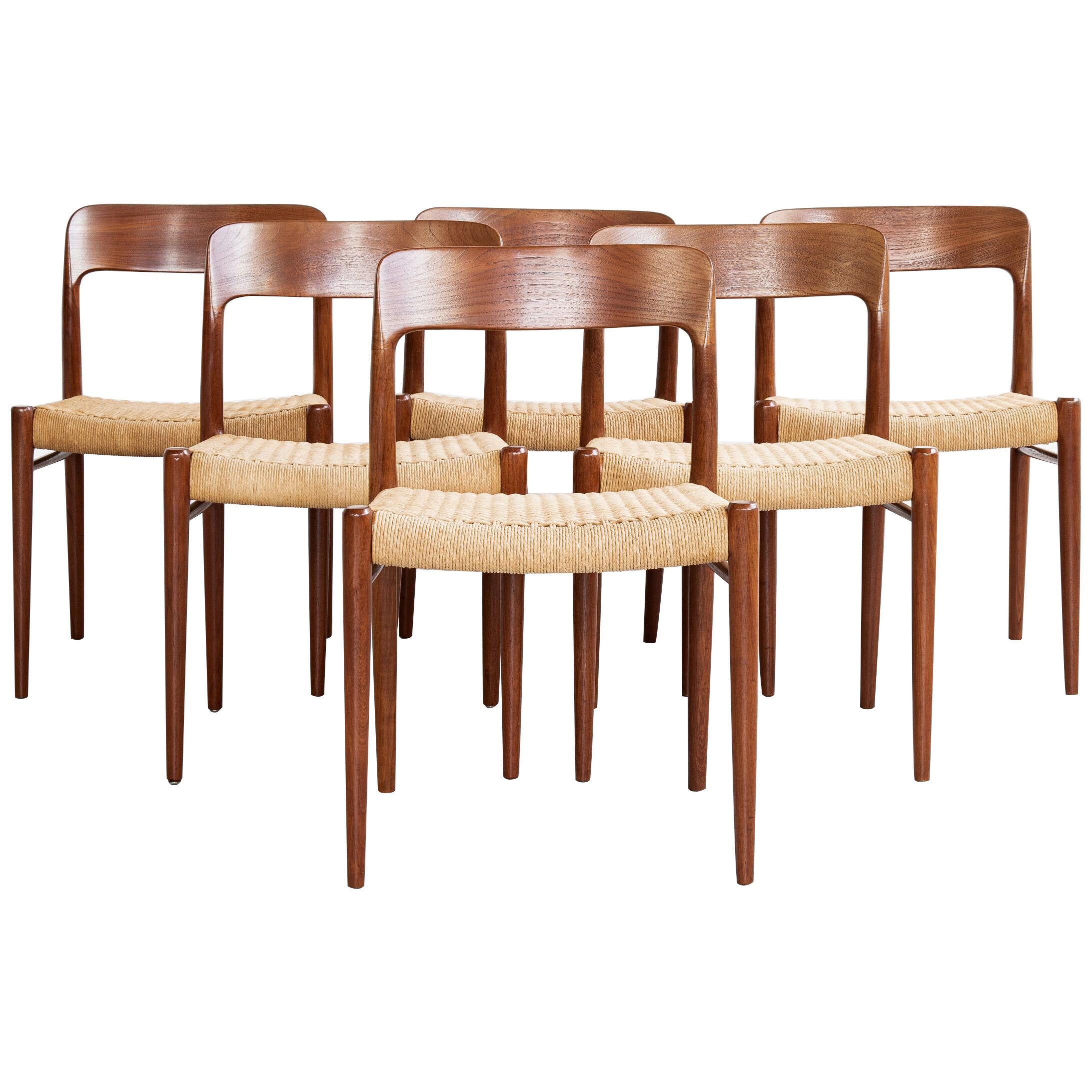 Midcentury Danish set of 6 chairs Model 75 in teak by Niels Otto Møller