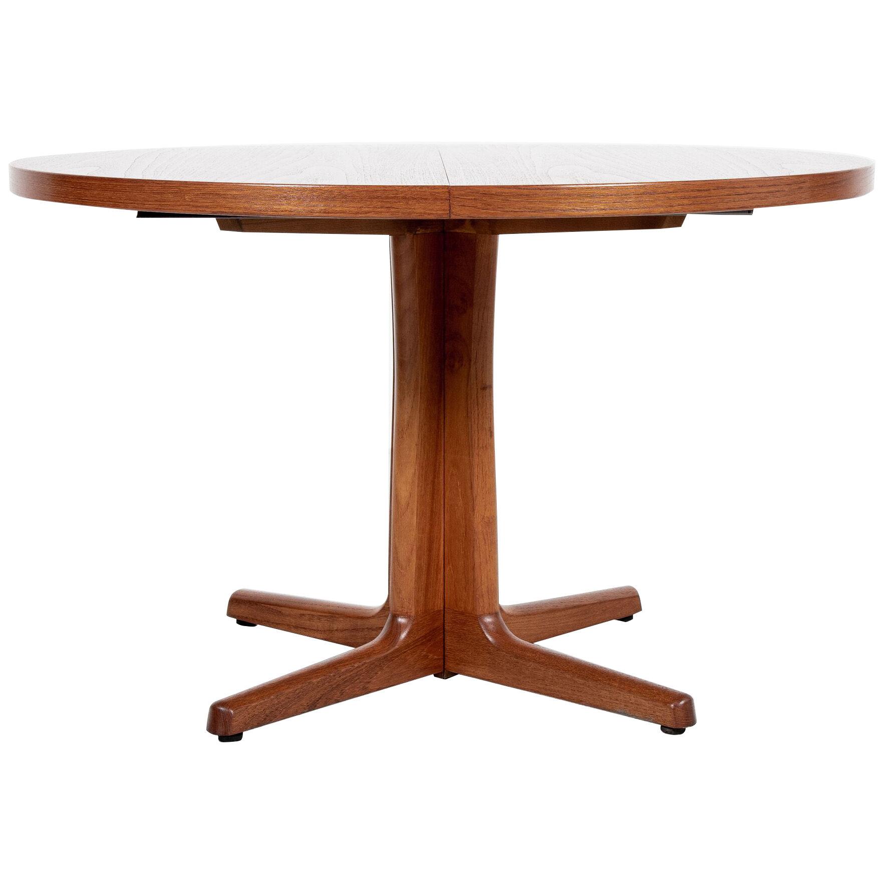 Midcentury Danish round extendable dining table in teak 1960s - with flat border