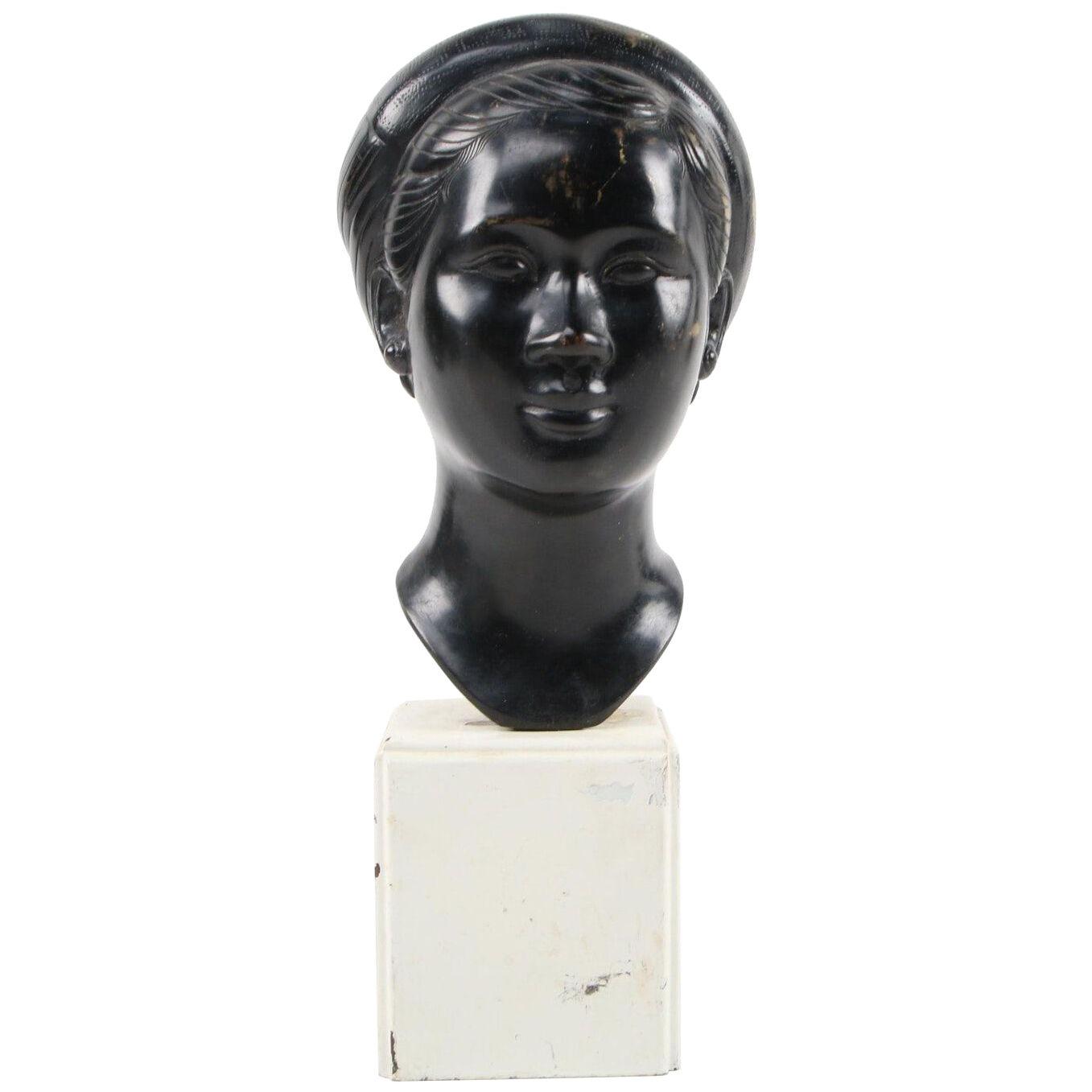 Bronze Bust of a Vietnamese Woman Thanh Le Nguyen attb