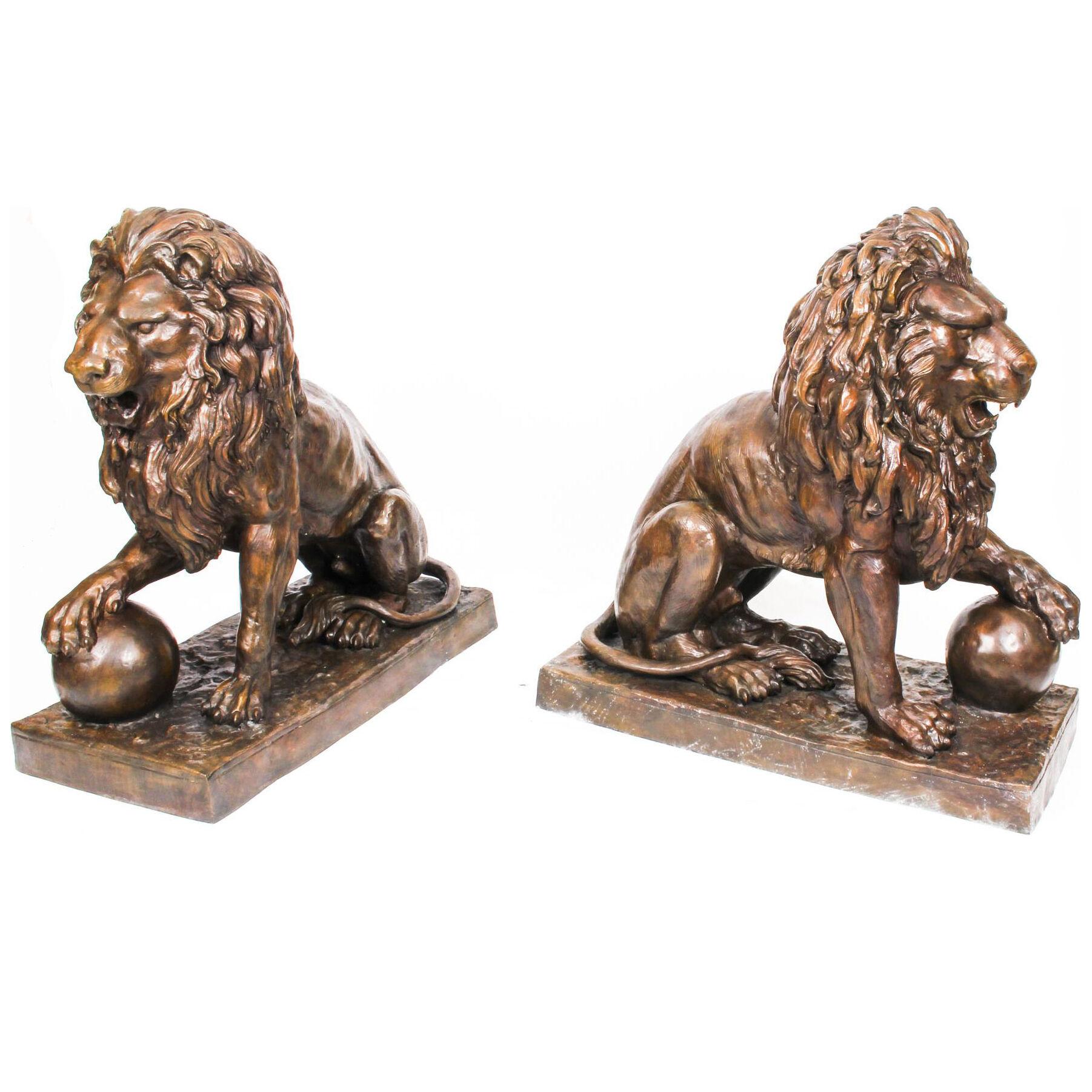 Vintage Magnificent Large Pair of Cast Bronze Medici Lions Late 20th Century